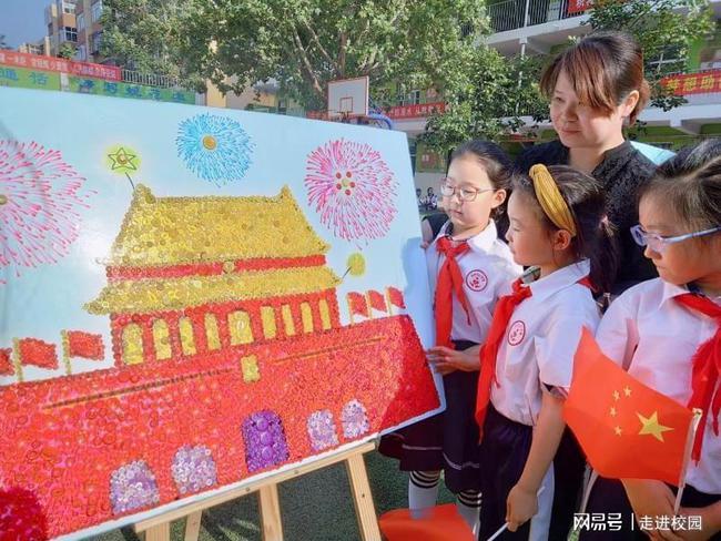 度假的时尚女孩